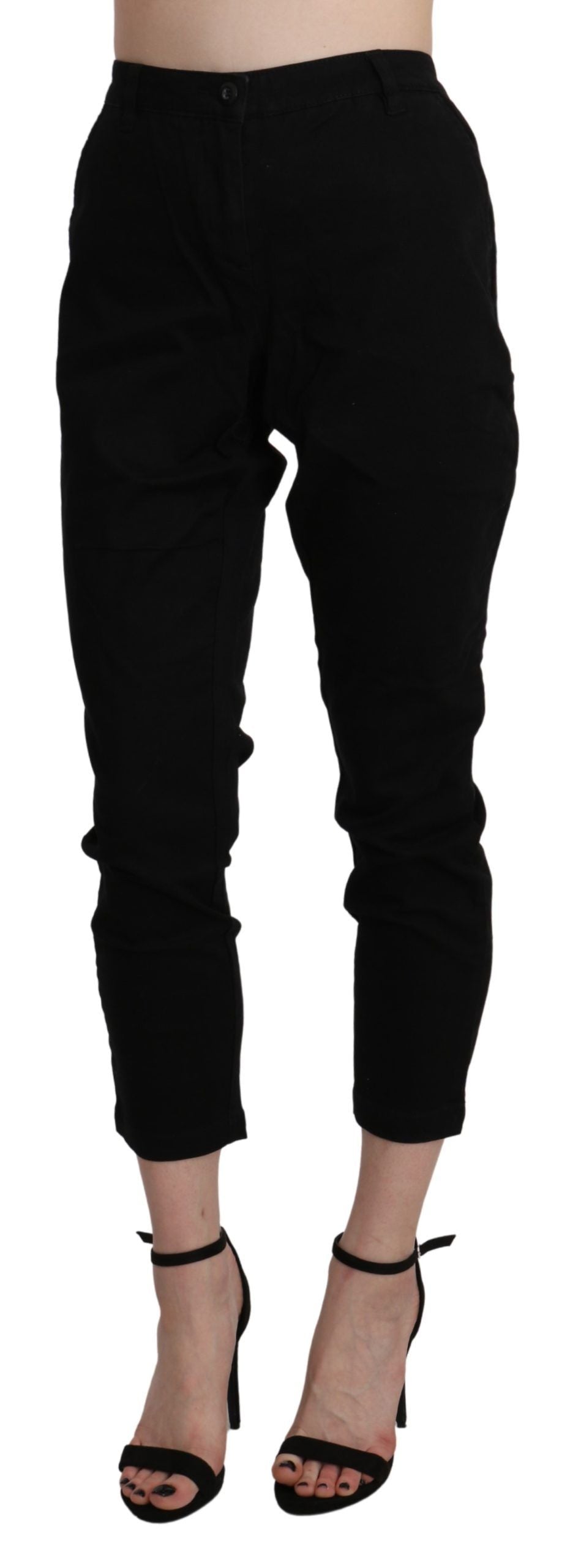 Acht Chic – Kurze, schwarze Jeans mit hoher Taille