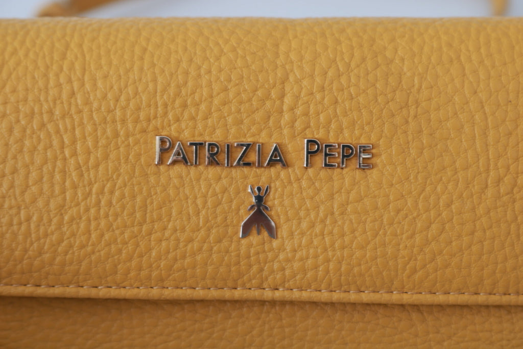 Patrizia Pepe – Schultertasche aus Leder mit gelbem Logo