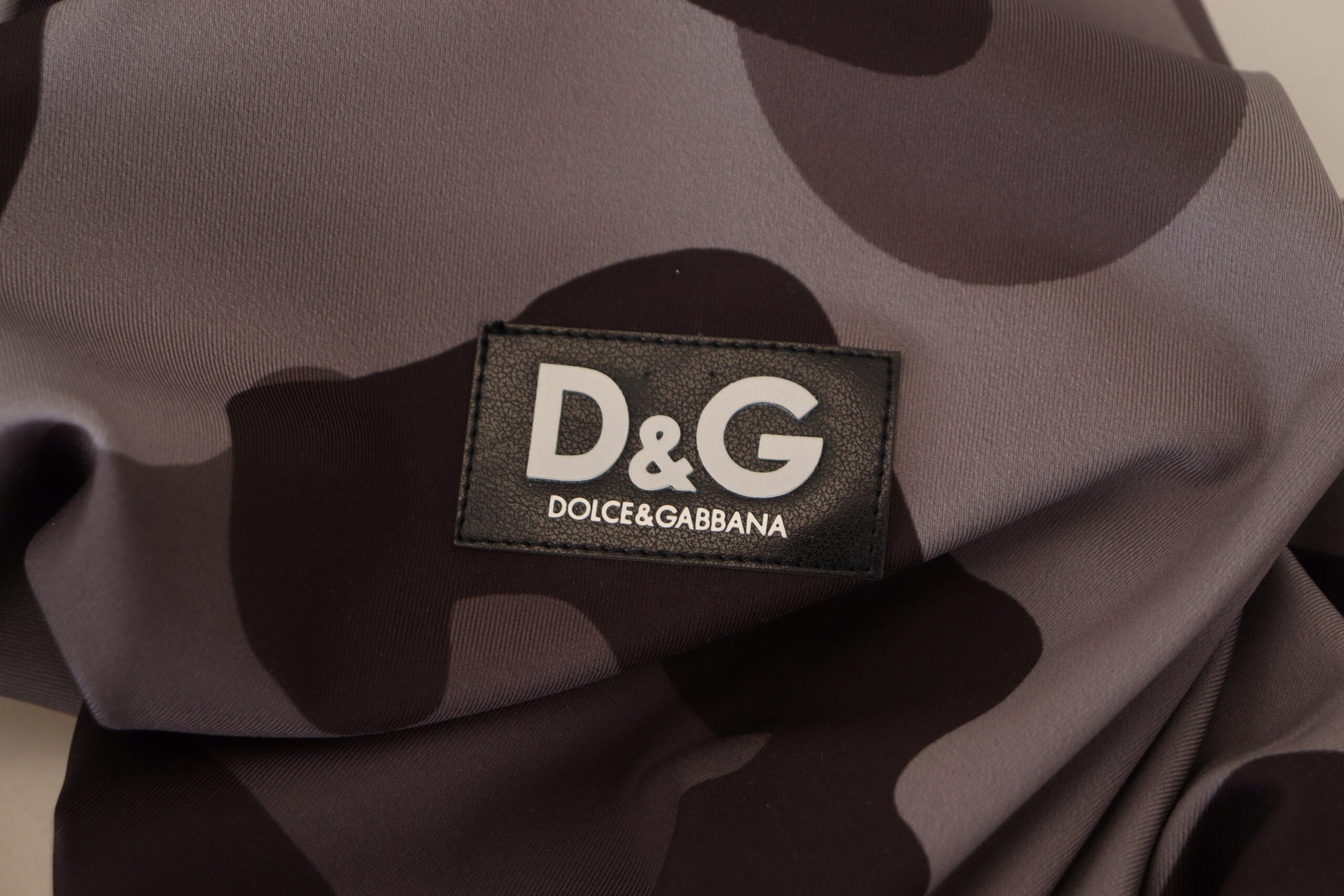 Dolce &amp; Gabbana Elite Grau gemusterte Neopren-Bademode für Herren