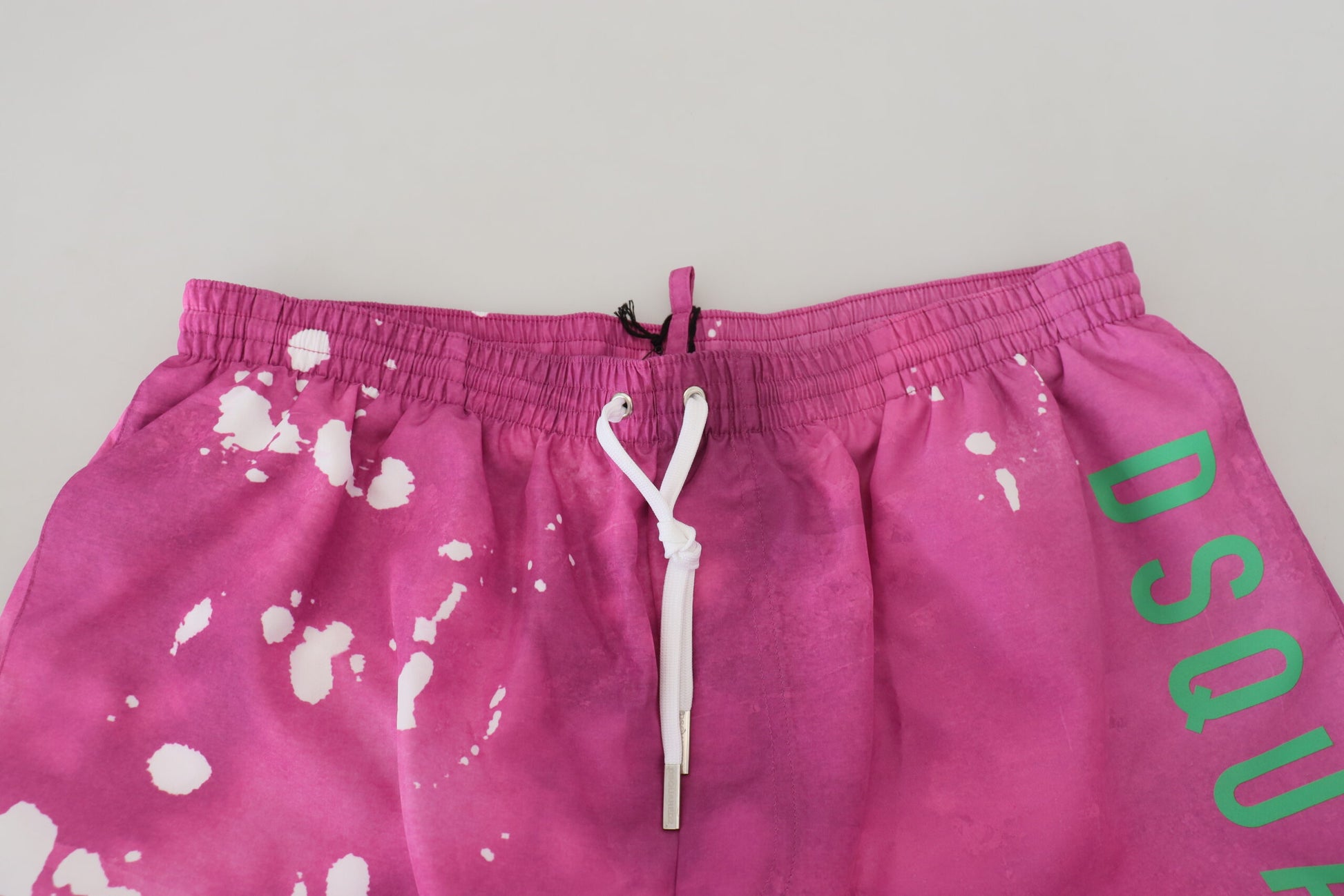 Dsquared² – Badeshorts mit Batikmuster in Rosa