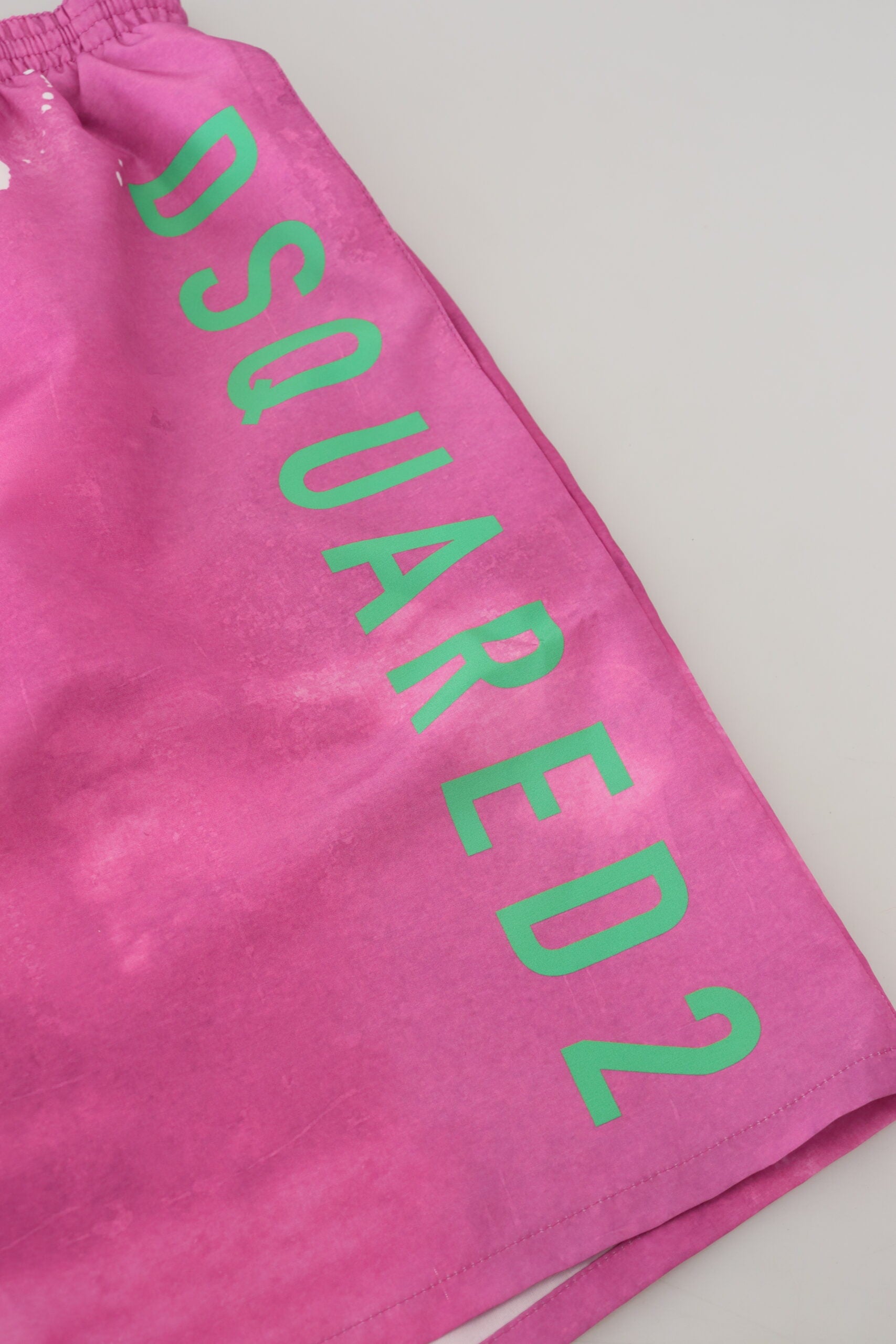 Dsquared² – Badeshorts mit Batikmuster in Rosa