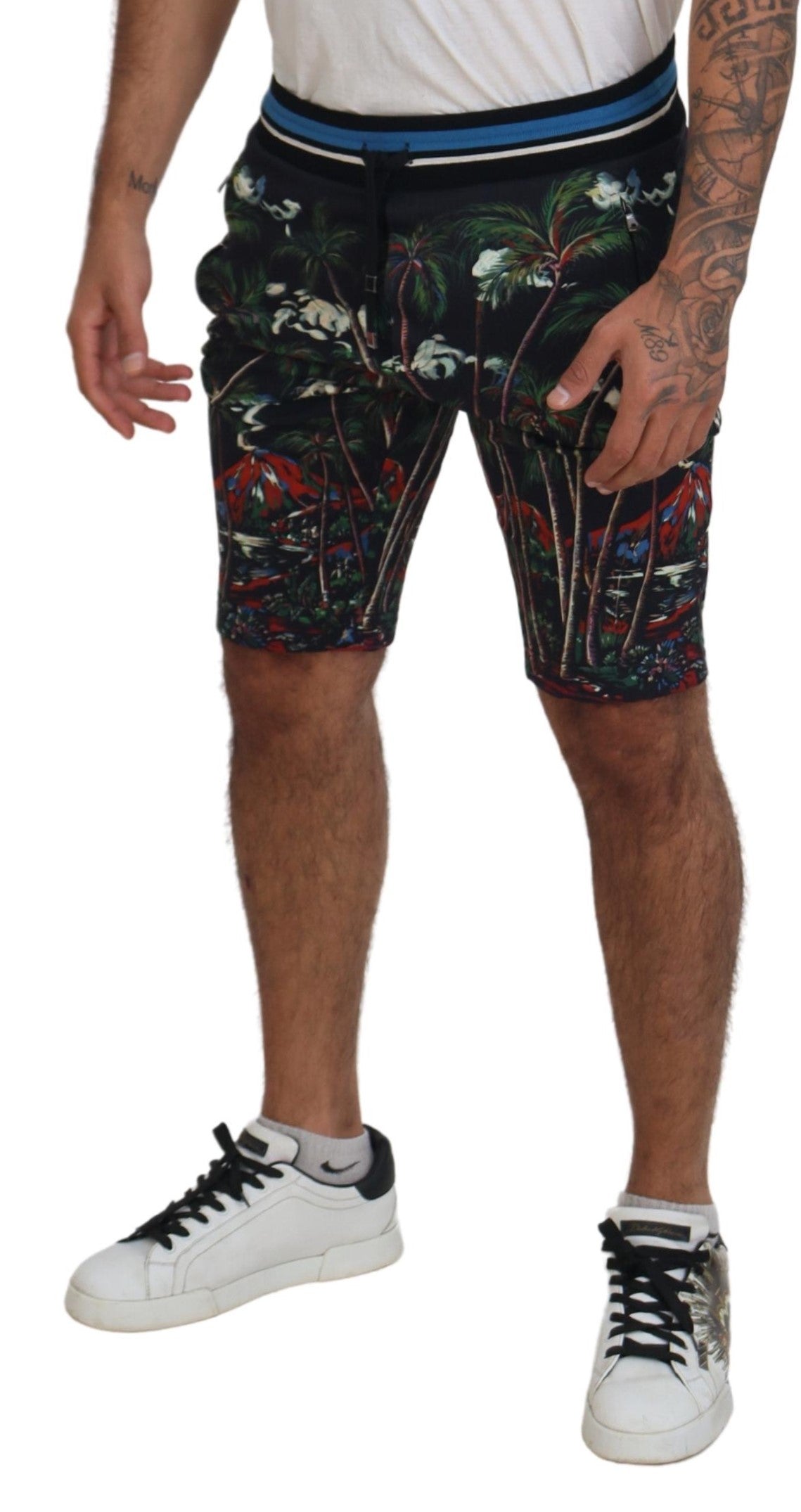 Dolce &amp; Gabbana – Lässige Shorts in Knielänge mit Vulkan-Print