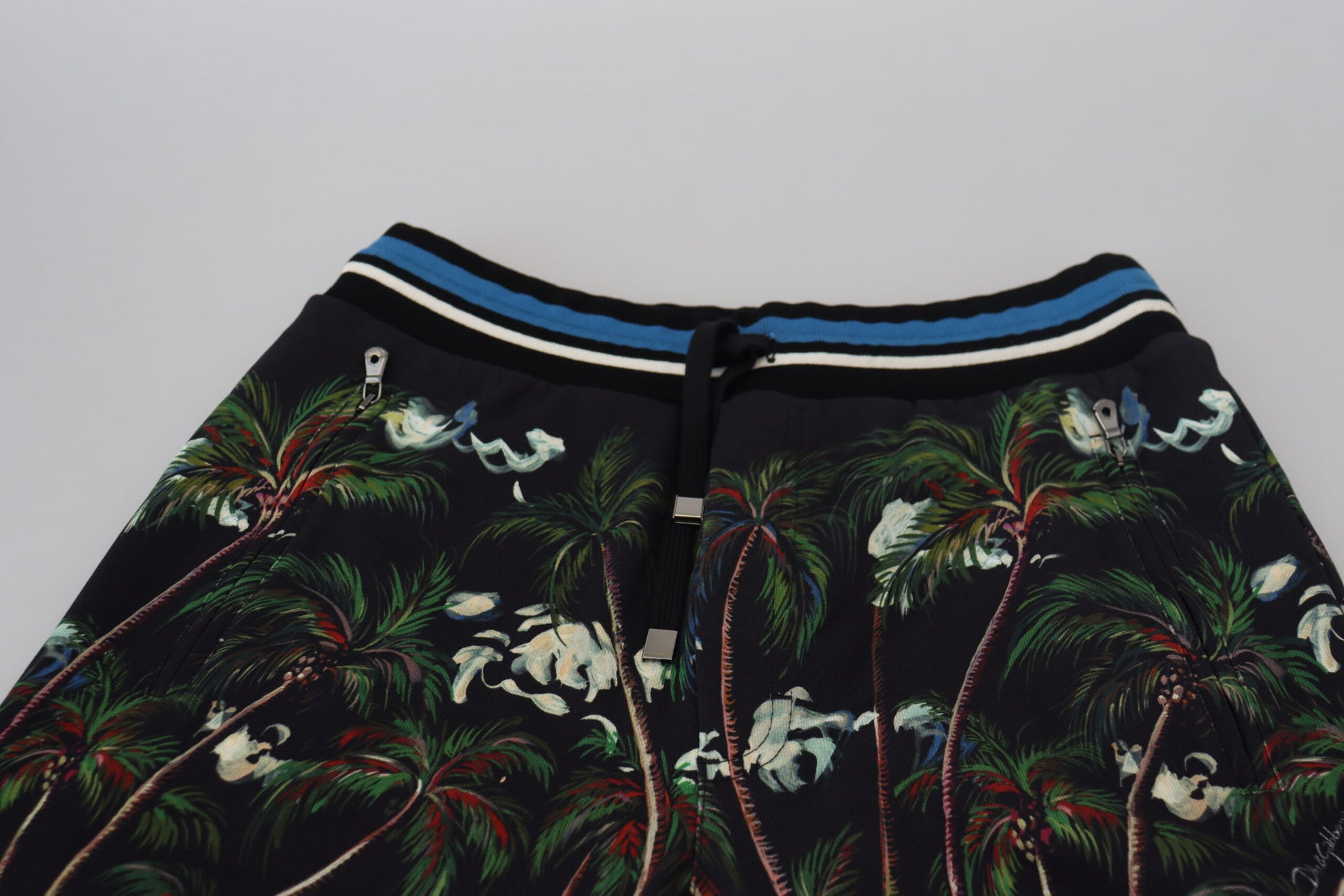 Dolce &amp; Gabbana – Lässige Shorts in Knielänge mit Vulkan-Print