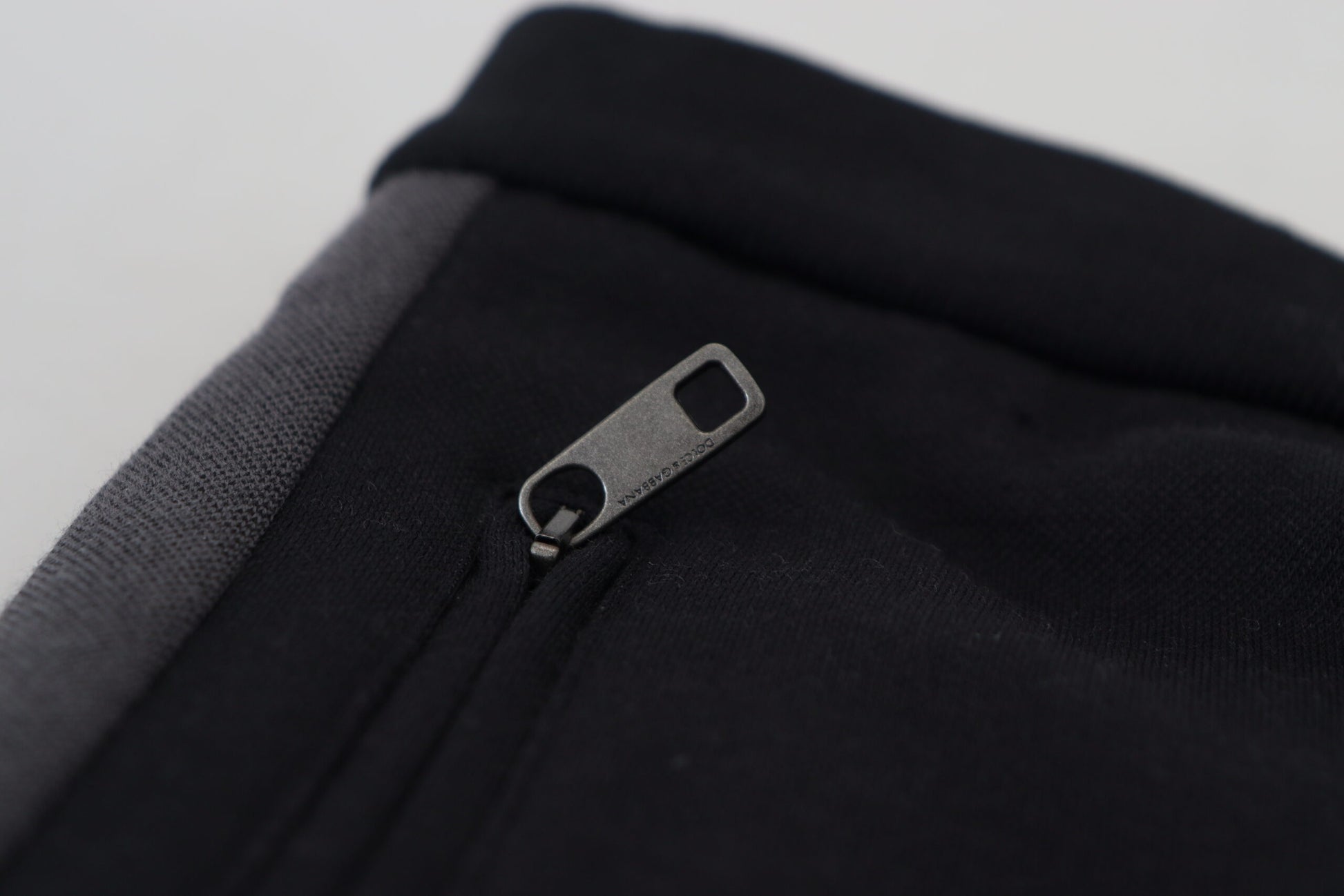Dolce &amp; Gabbana – Elegante schwarze Jogginghose aus luxuriöser Wollmischung