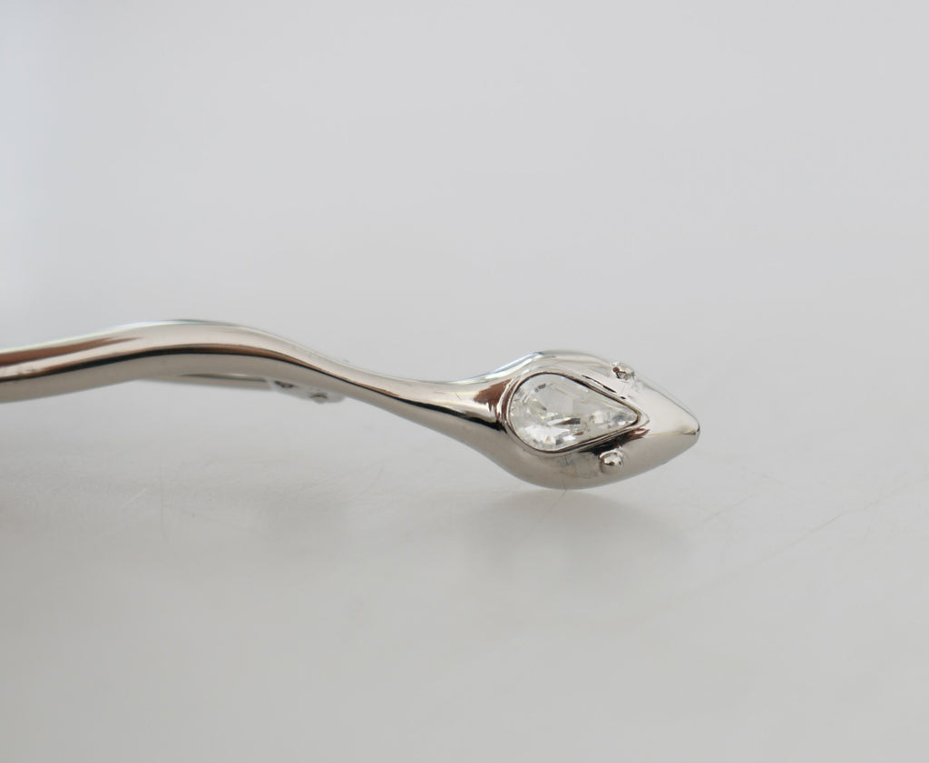 Dolce &amp; Gabbana Elegante, kristallverzierte silberne Brosche