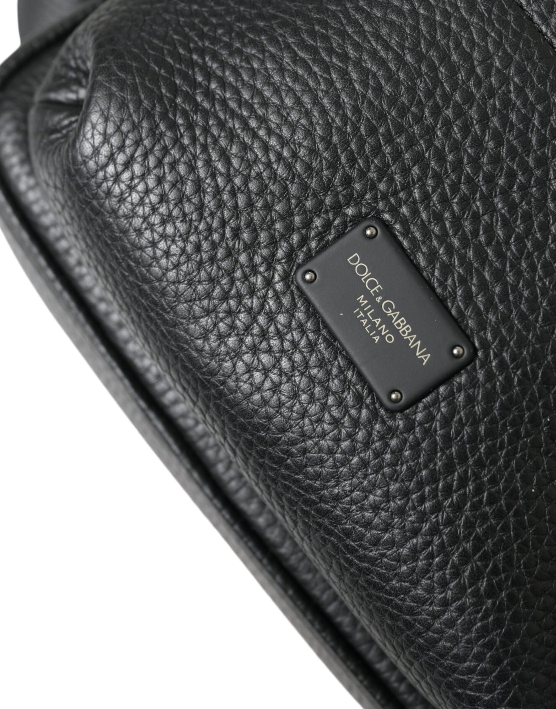Dolce &amp; Gabbana Chic – Kleiner Rucksack aus schwarzem Kalbsleder