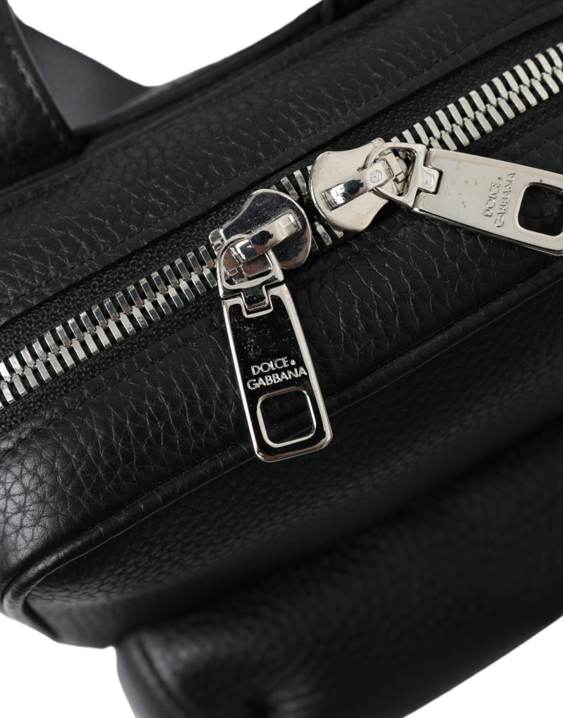 Dolce &amp; Gabbana Chic – Kleiner Rucksack aus schwarzem Kalbsleder
