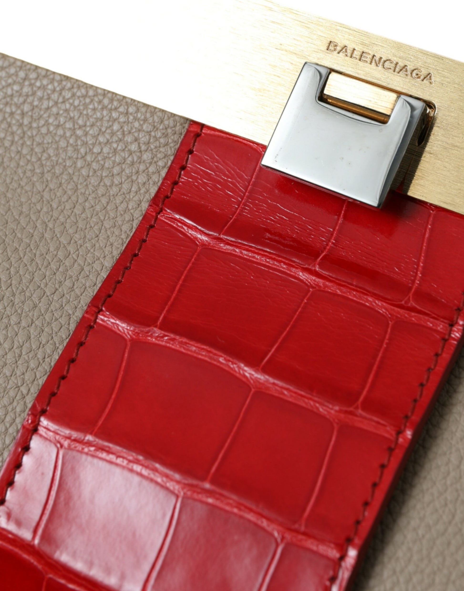Balenciaga – Zweifarbige Clutch aus exotischem Leder