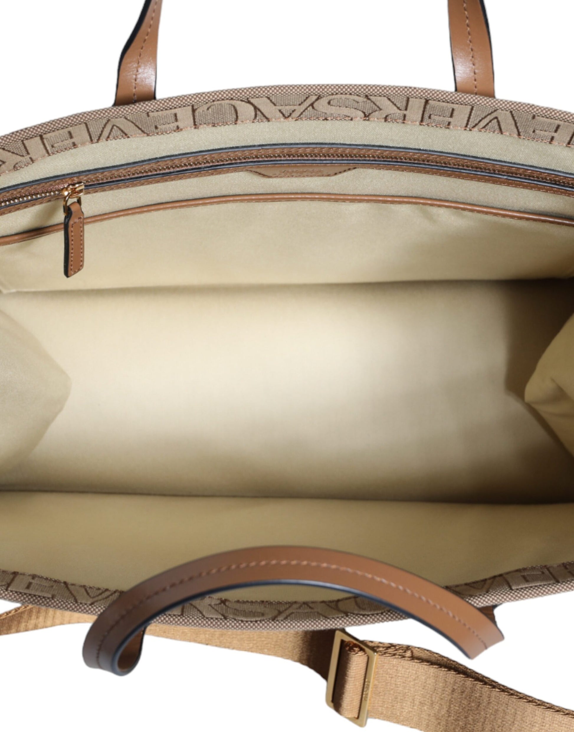 Versace – Umhängetasche aus Jacquardleder mit Logo in Braun mit Henkel