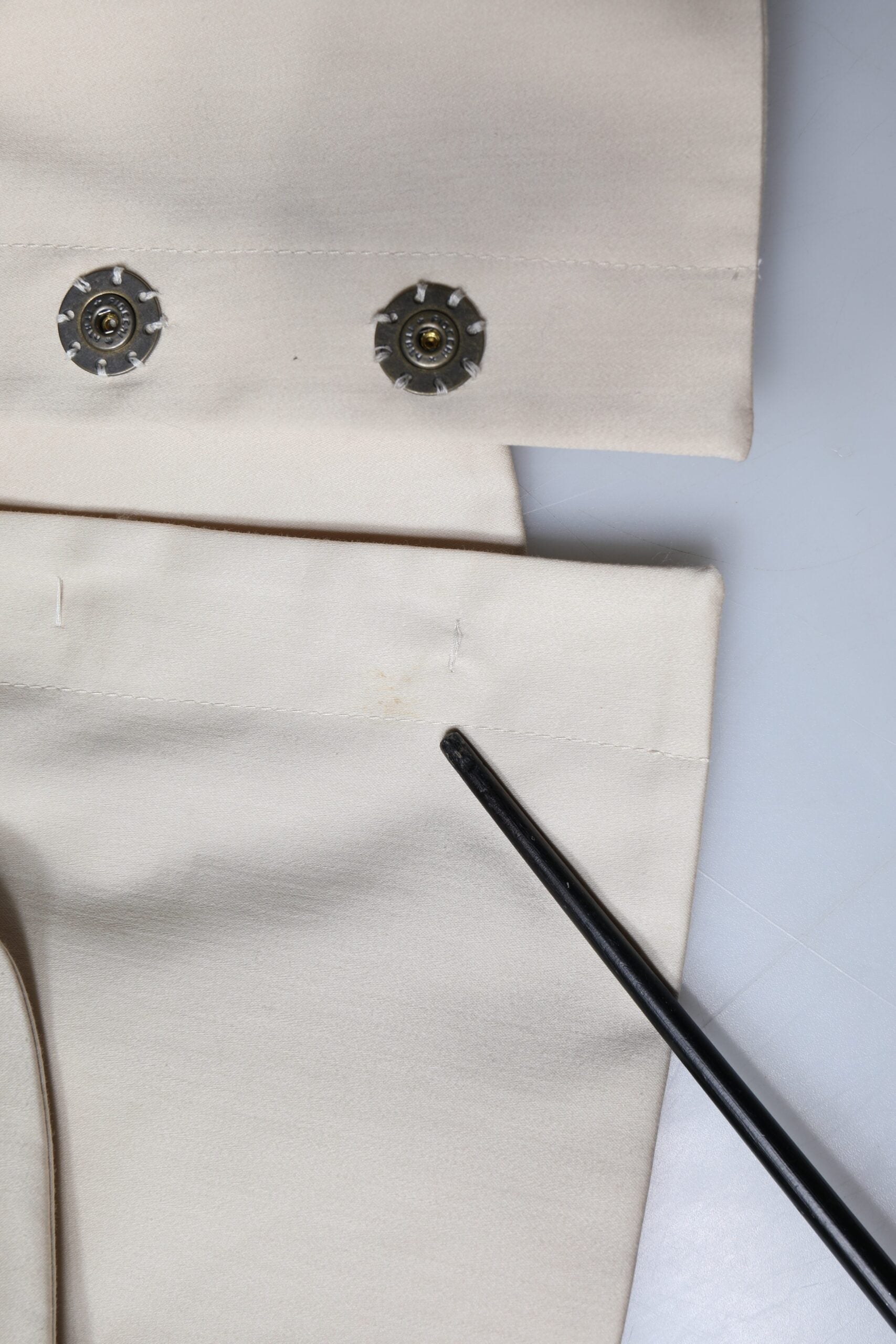 Valentino Beige Blazerjacke aus Baumwolle mit langen Ärmeln und Rundhalsausschnitt