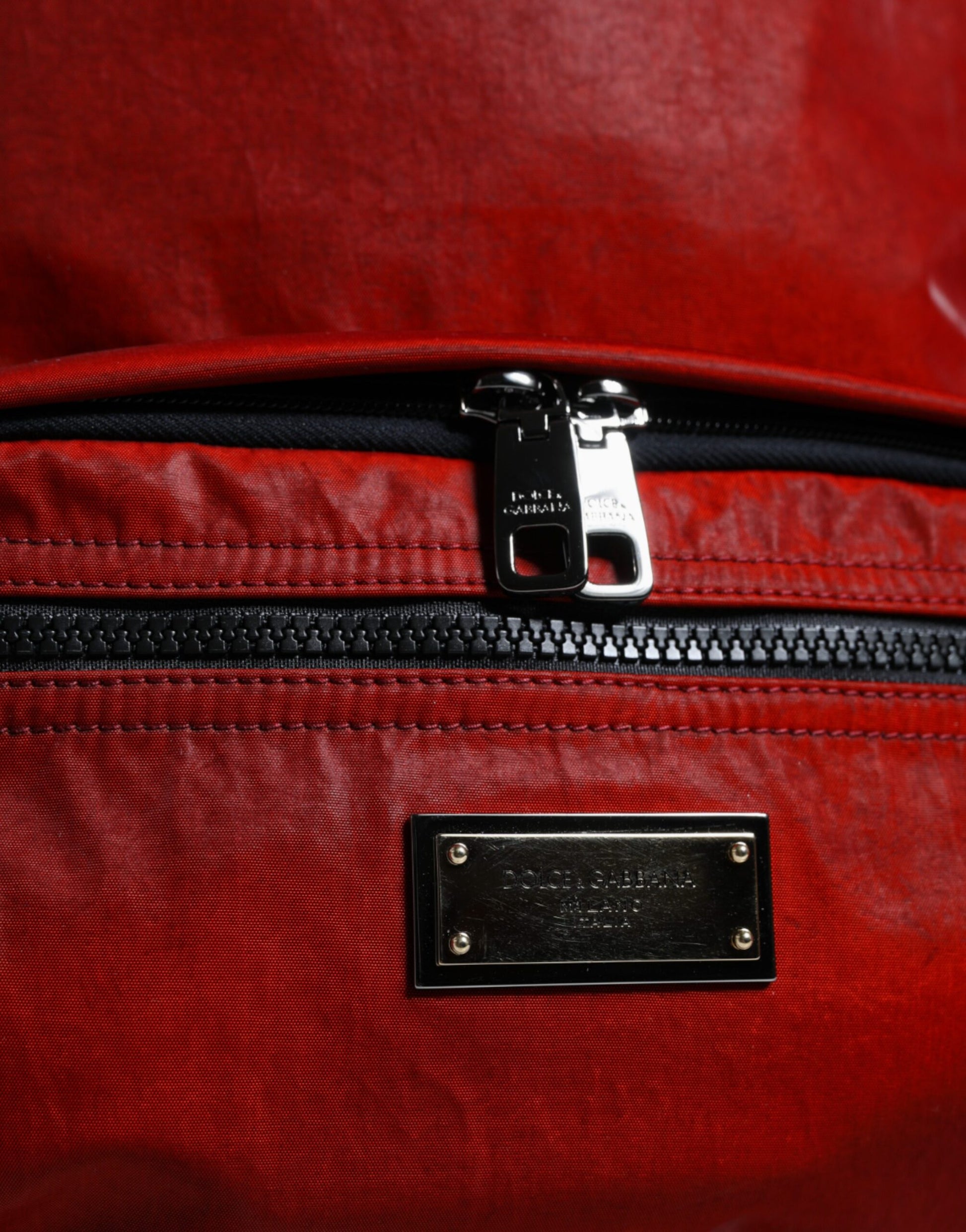 Dolce &amp; Gabbana – Rucksacktasche mit Logo-Schild aus rotem Lackleder