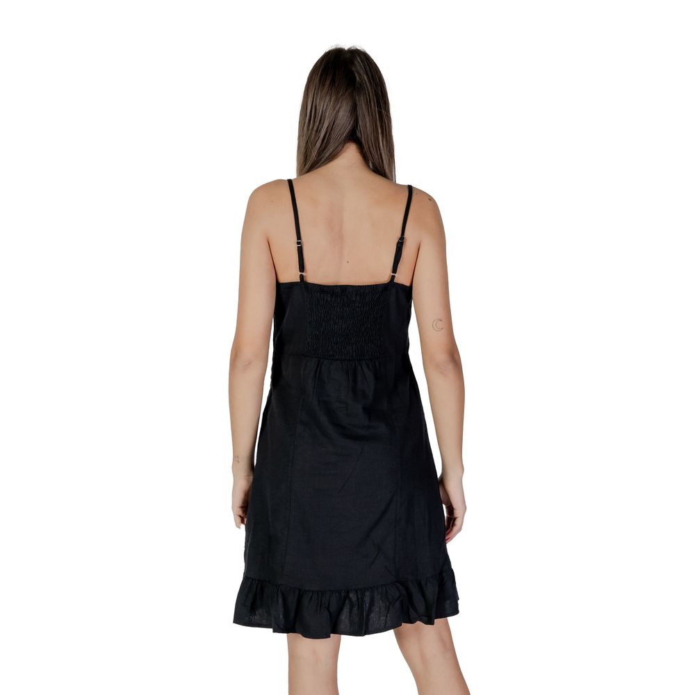 B.Young – Schwarzes Leinen-Midikleid