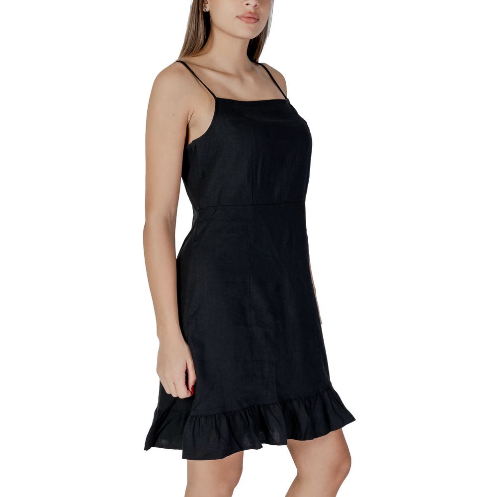 B.Young – Schwarzes Leinen-Midikleid