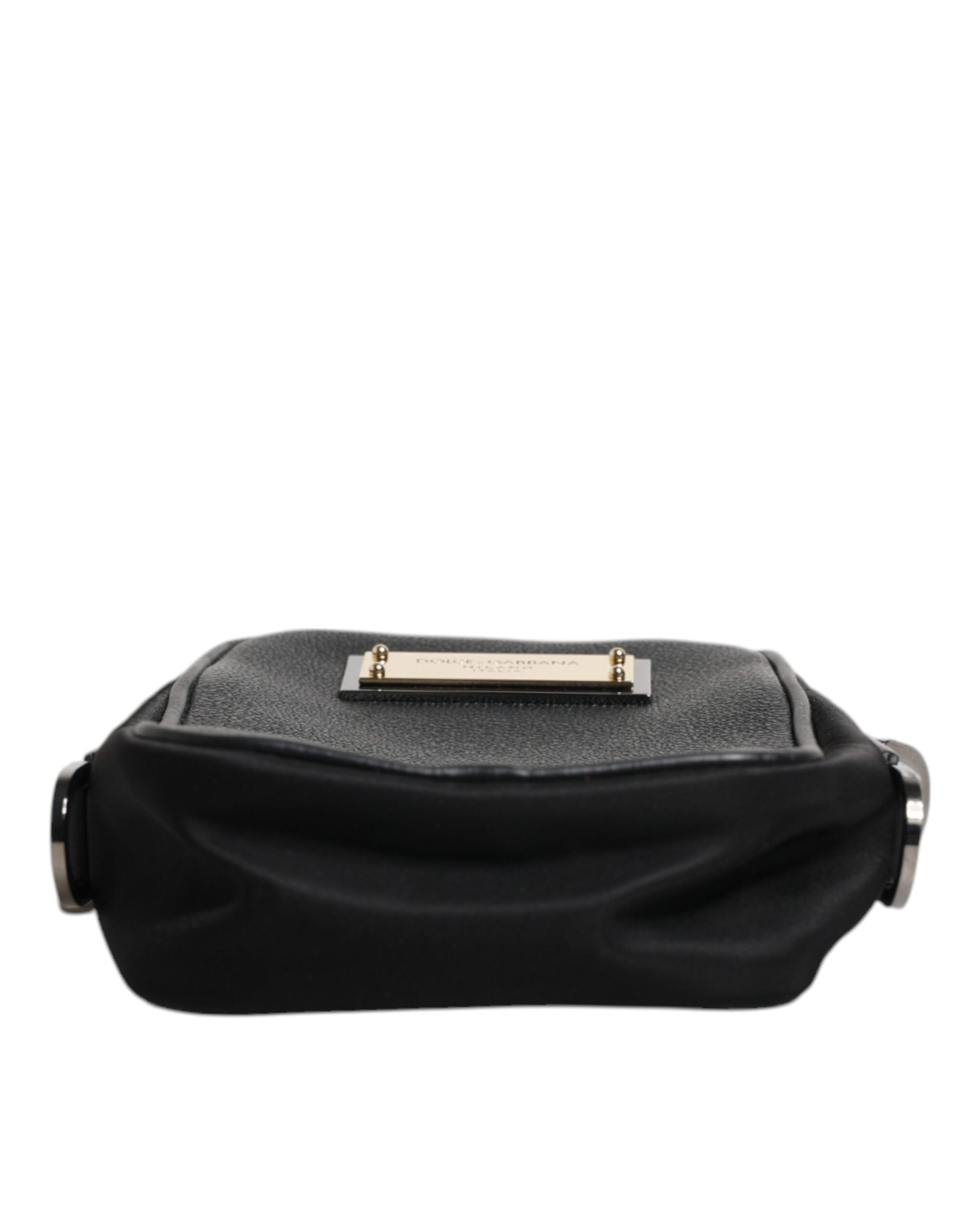 Dolce &amp; Gabbana – Clutch aus schwarzem genarbtem Leder mit Logo-Schild