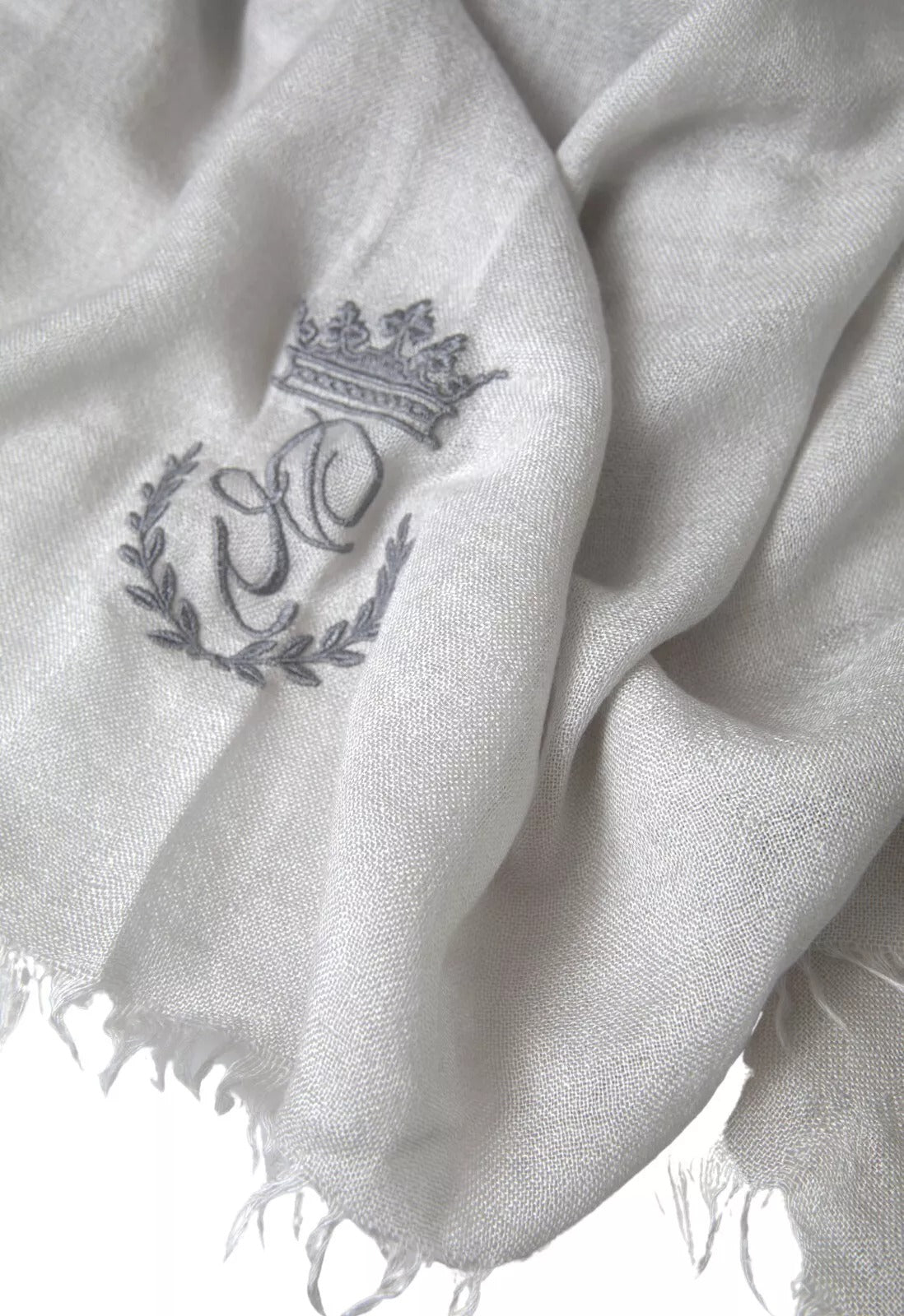 Dolce &amp; Gabbana – Wickelschal aus grauem Kaschmir mit Fransen