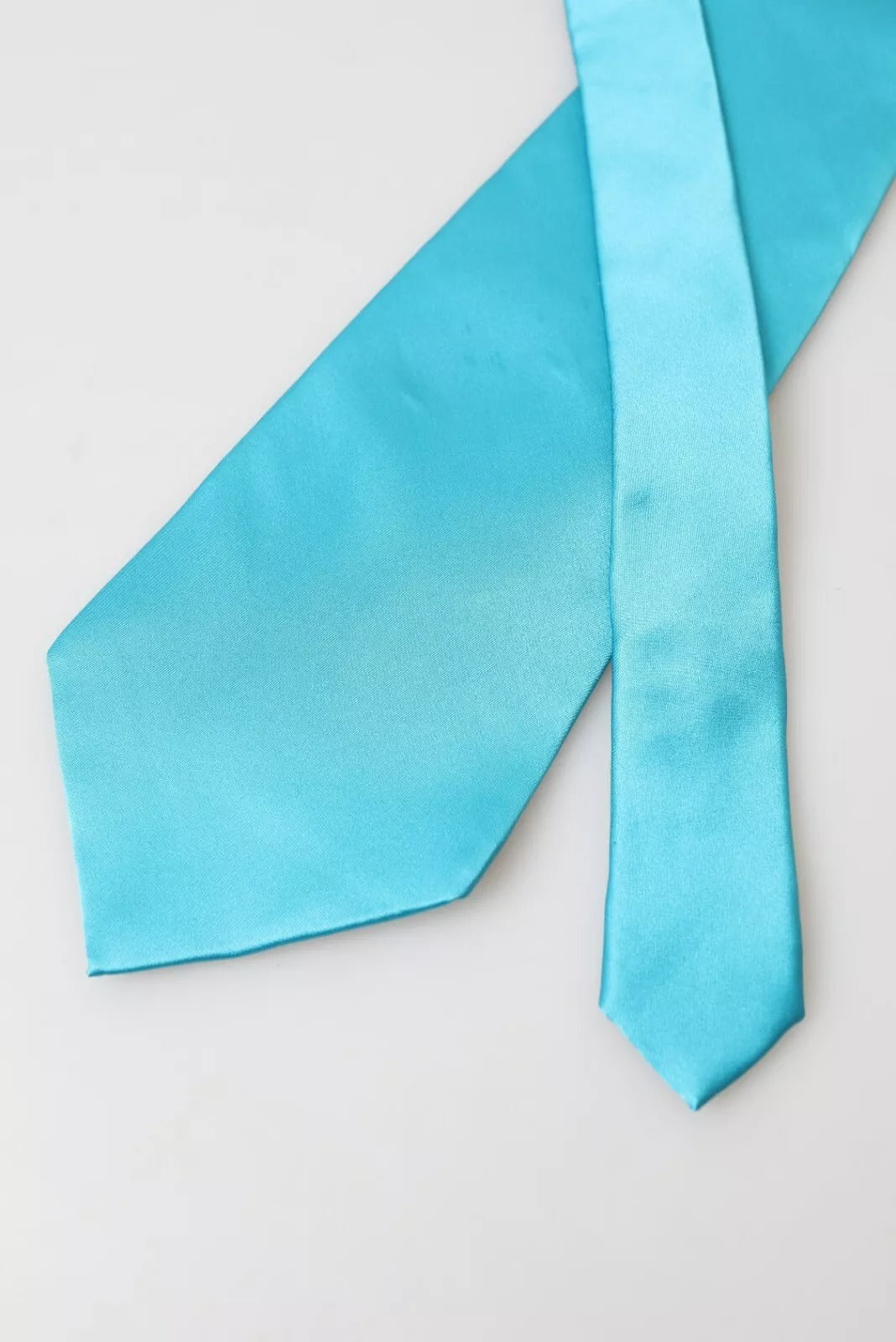 Dolce &amp; Gabbana Hellblaue breite Herrenkrawatte aus 100 % Seide
