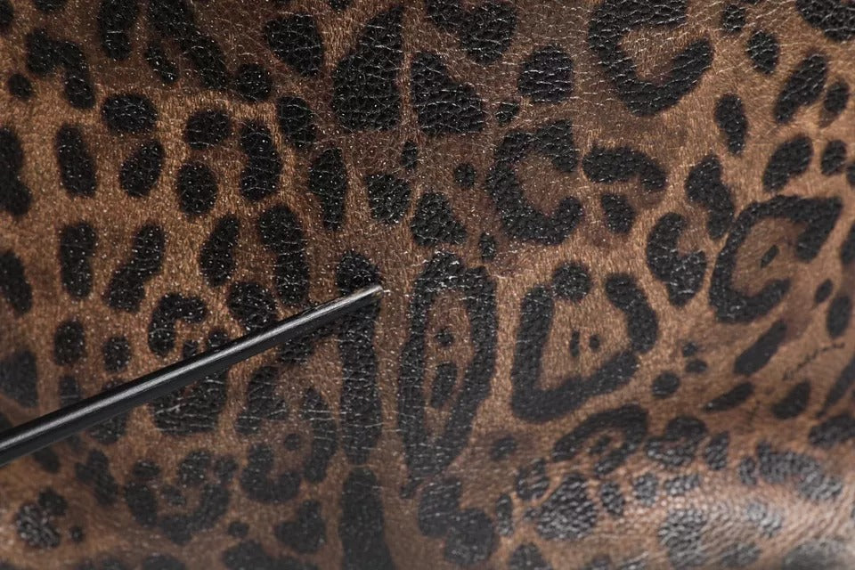 Dolce &amp; Gabbana Schultertasche aus Kalbsleder mit Leopardenmuster in Braun und Schwarz