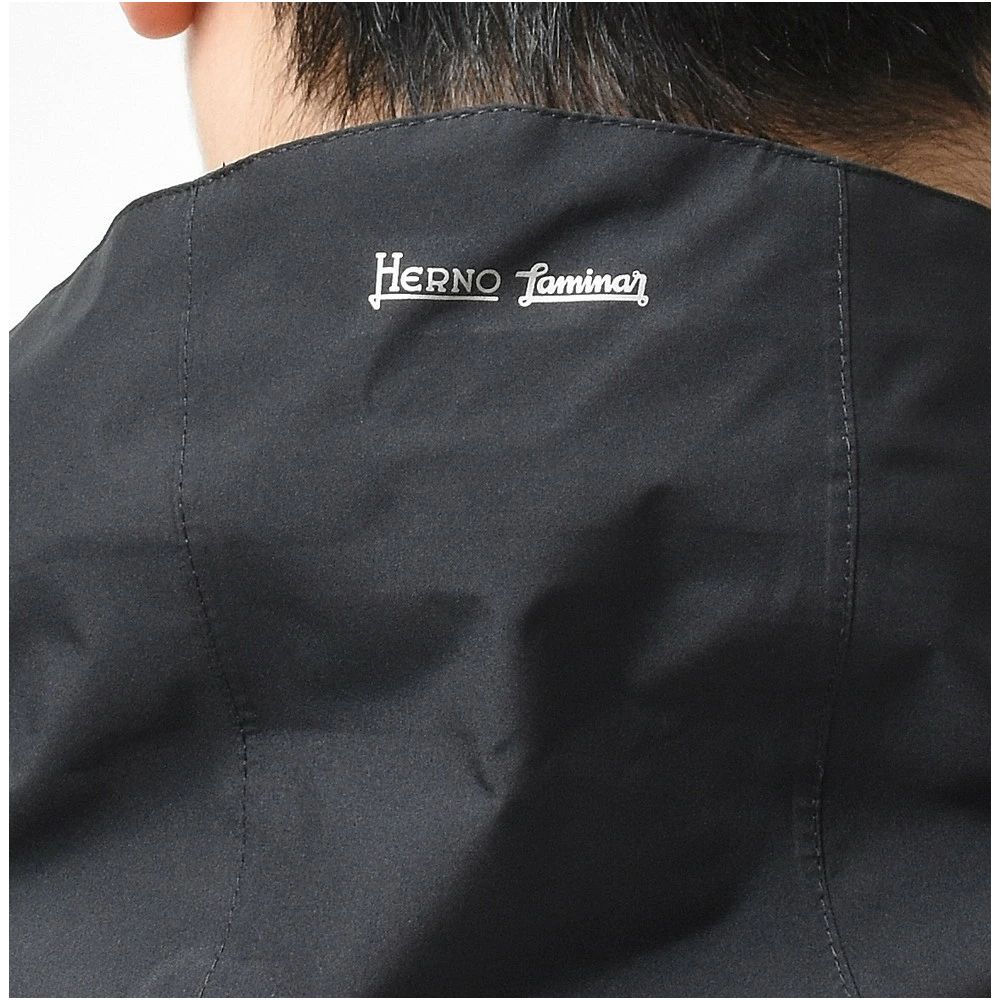 Schwarze Nylonjacke von Herno