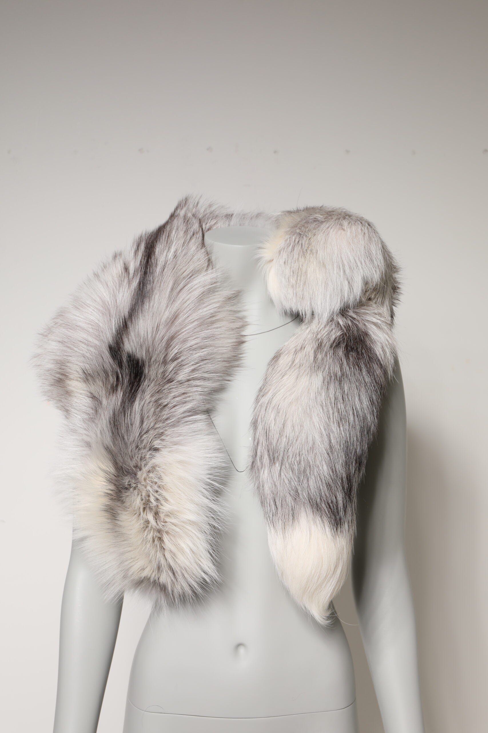 Dolce &amp; Gabbana – Halstuch, wärmer, Winterschal aus weißem Fuchspelz