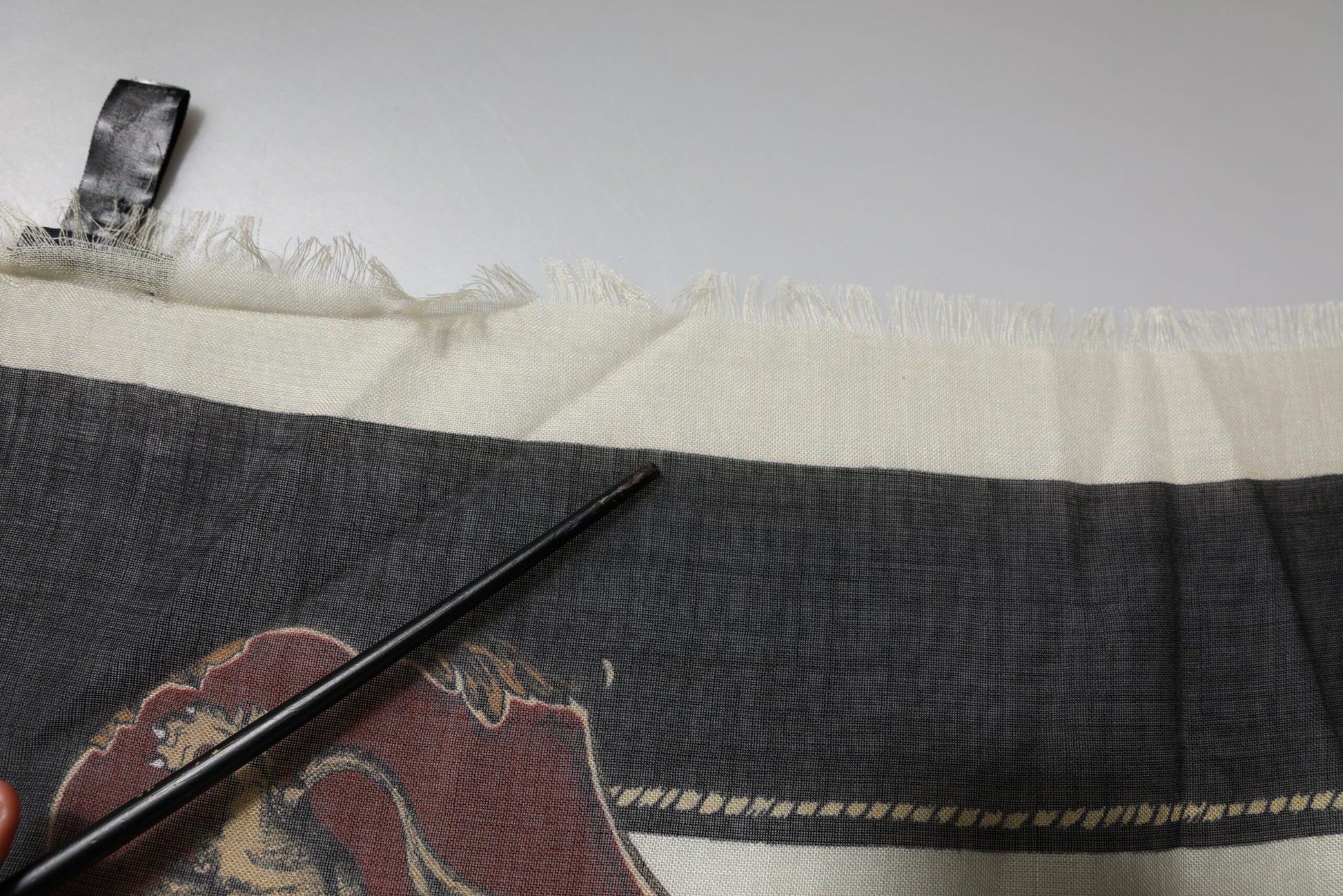 Dolce &amp; Gabbana Mehrfarbig bedruckter Foulard-Schal aus Kaschmir