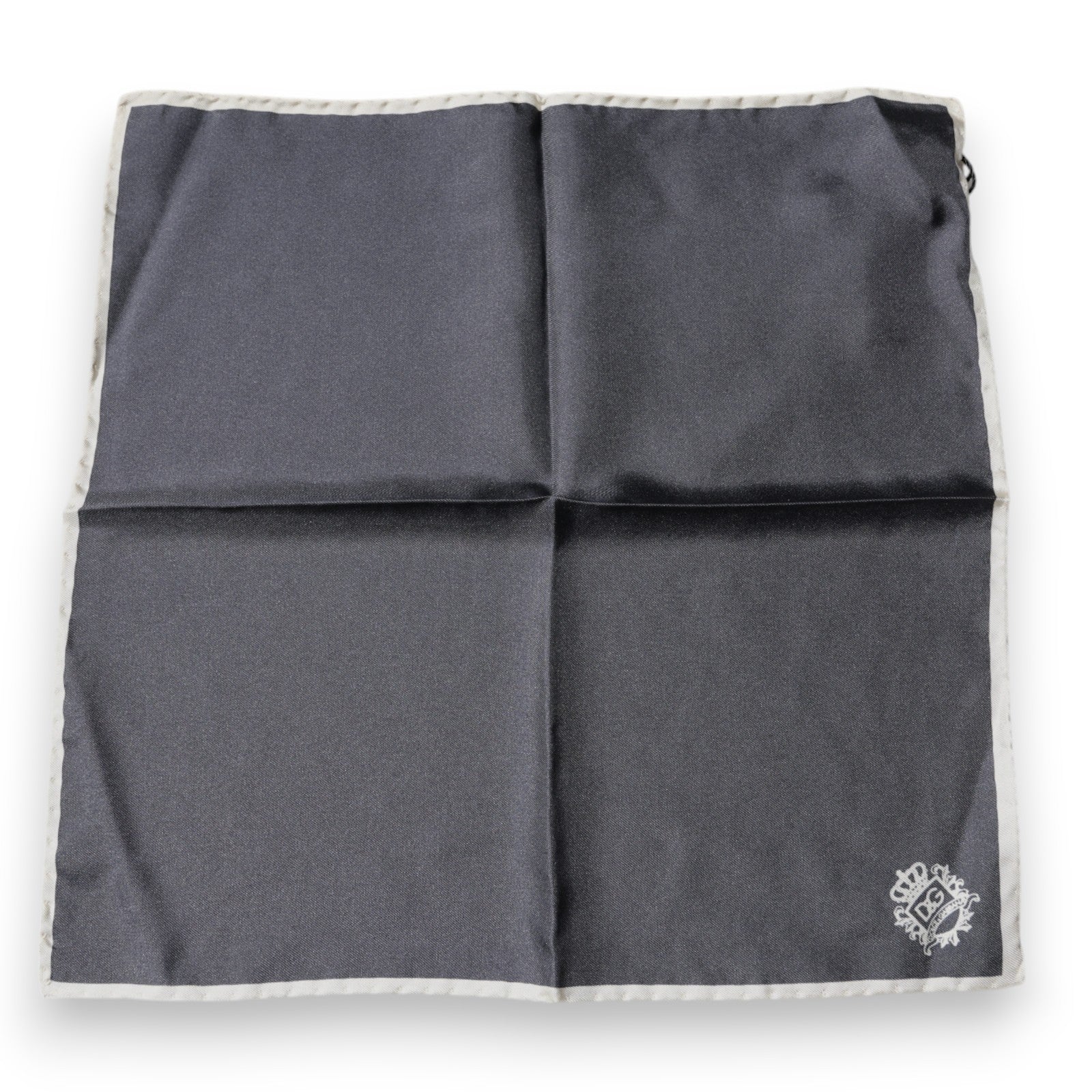 Dolce &amp; Gabbana – Quadratischer Taschentuchschal mit Kronenlogo in Grau