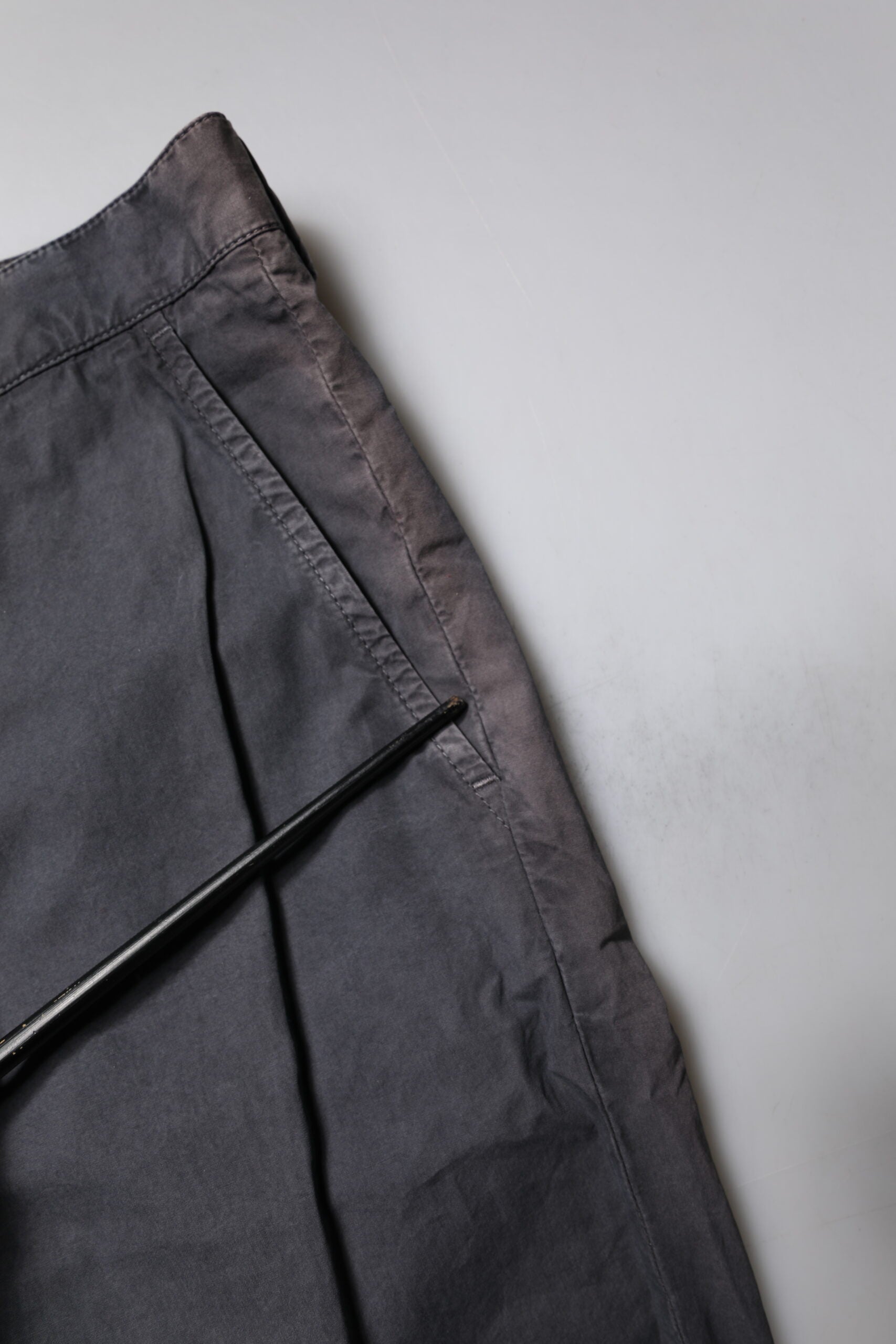 Dolce &amp; Gabbana Herren-Bermudashorts aus Baumwolle mit mittlerer Taille in Dunkelgrau