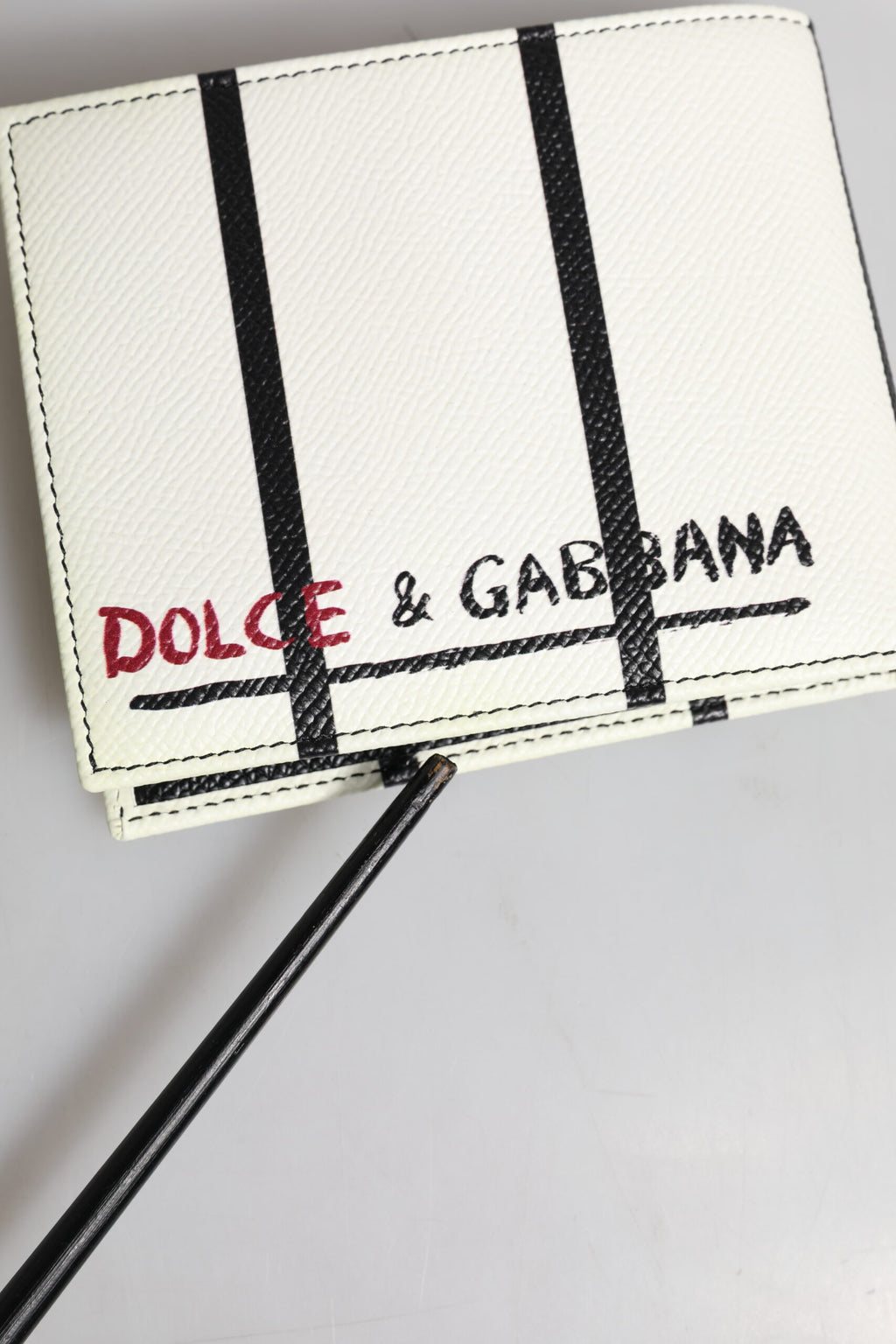 Dolce &amp; Gabbana – DG Crown Royals – Zweifach faltbares Kartenetui aus weißem Leder