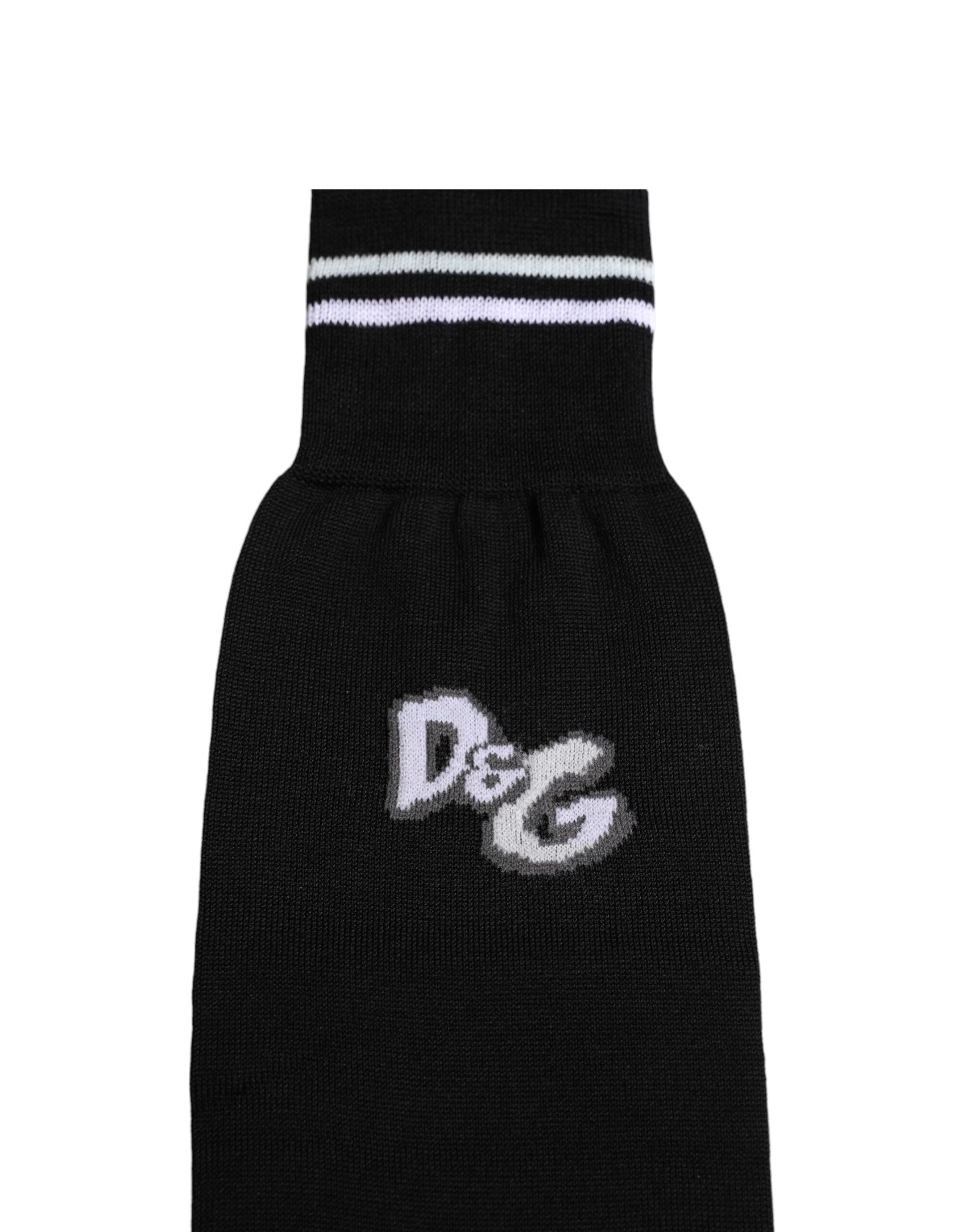 Dolce &amp; Gabbana – Wadenlange Baumwollsocken mit DG-Logo-Print in Schwarz