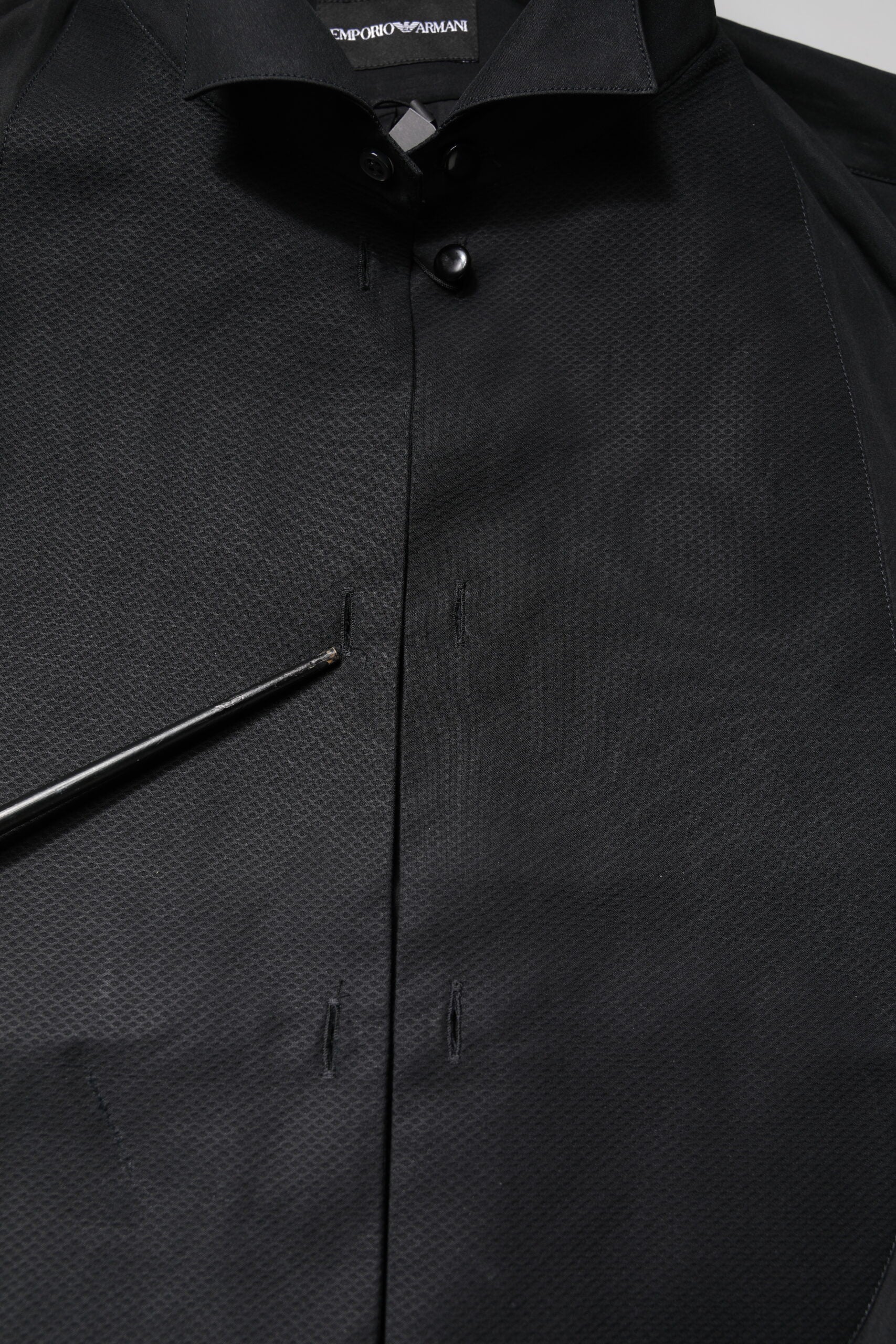Emporio Armani – Schwarzes, langärmliges Hemd aus Baumwolle für formelle Anlässe
