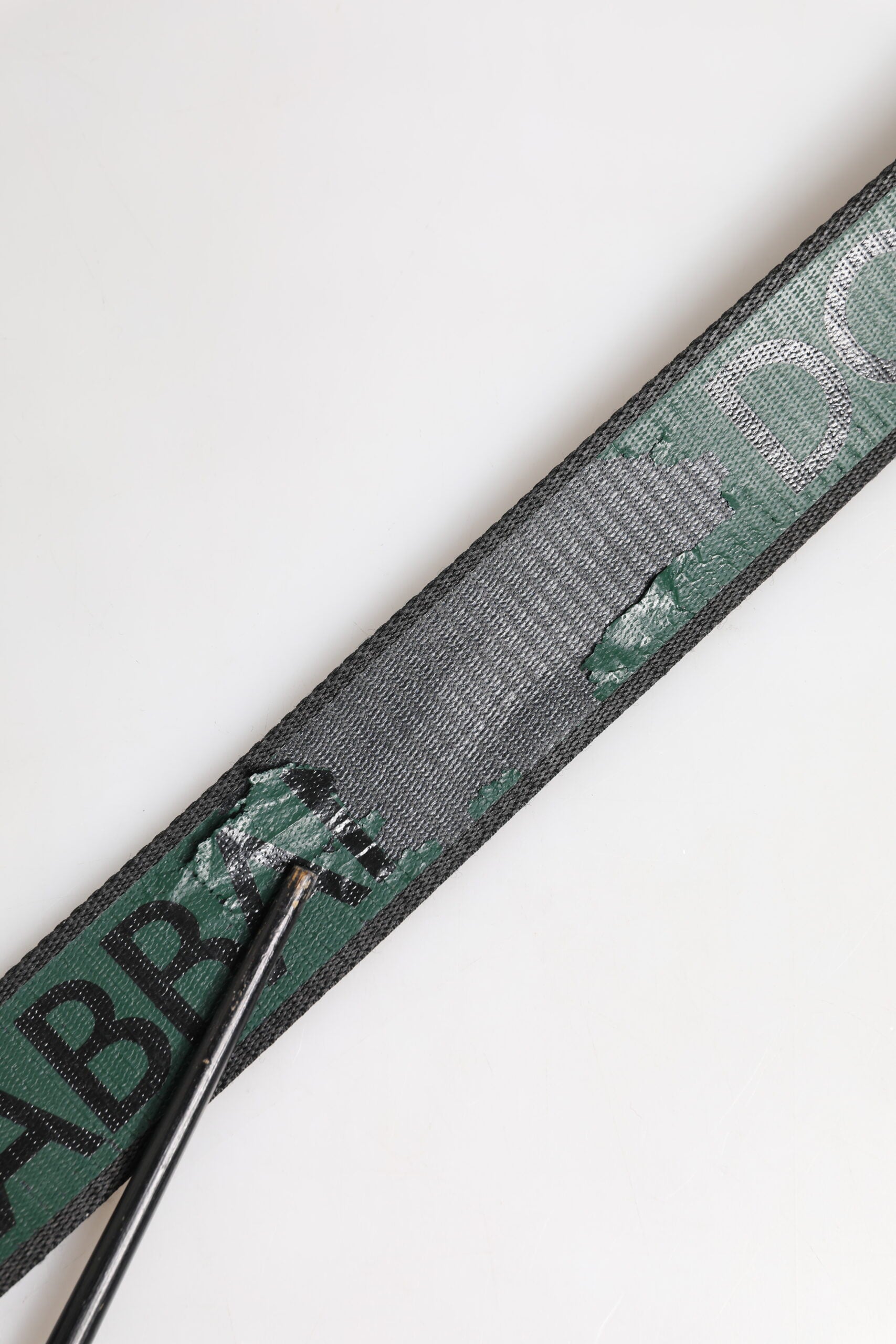 Dolce &amp; Gabbana Grün-Schwarzer Polyestergürtel mit DG-Logoschnalle