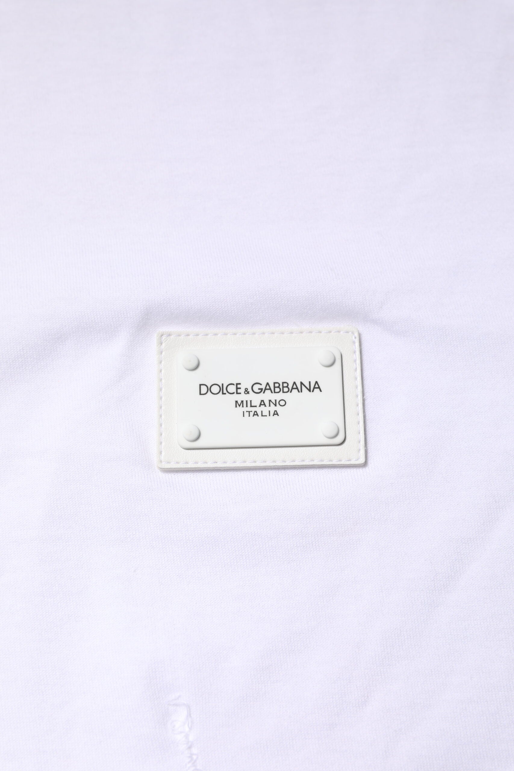 Dolce &amp; Gabbana – Weißes T-Shirt aus Baumwolle mit Rundhalsausschnitt und Logo-Plakette