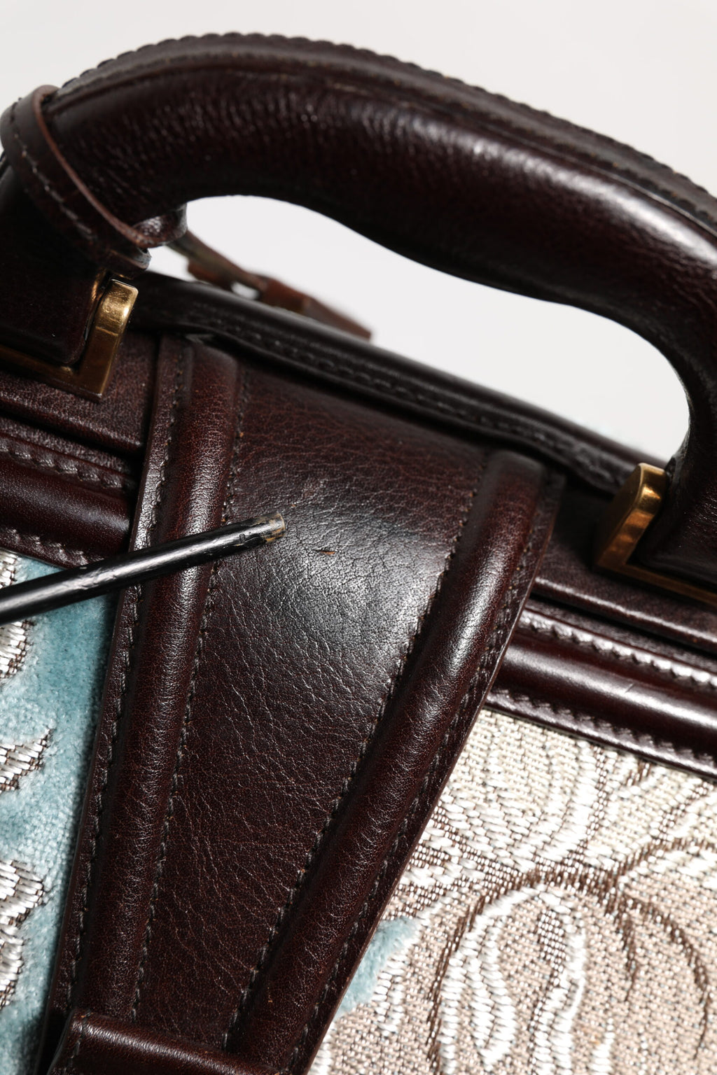 Dolce &amp; Gabbana Blau-braune Reisehandtasche aus Leder mit Blumenmuster und Jacquard