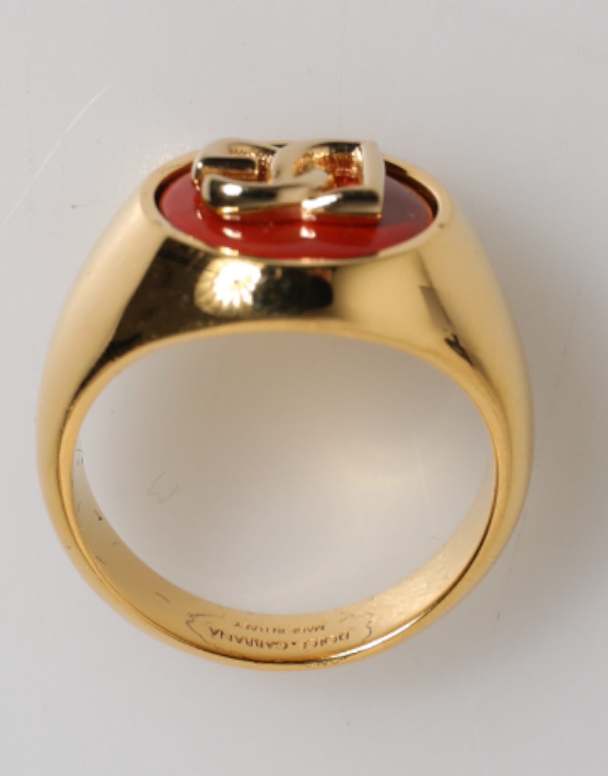 Dolce &amp; Gabbana Herrenring aus echtem Messing in Goldton mit rundem, rotem DG-Logo