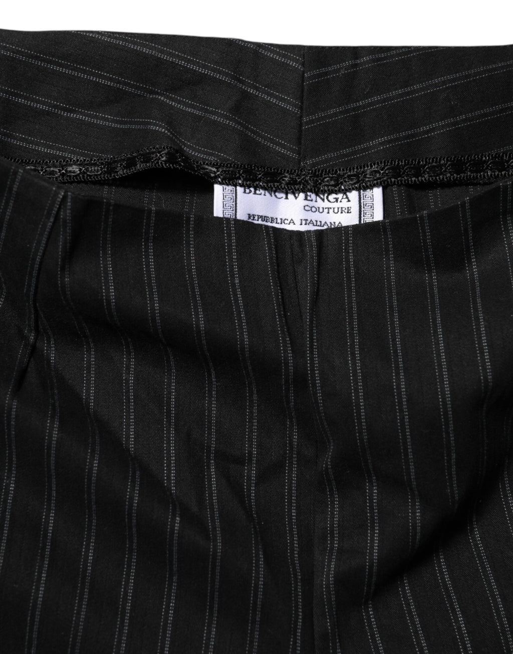 BENCIVENGA – Schwarze Nadelstreifenhose aus Wollmischung mit geradem Bein